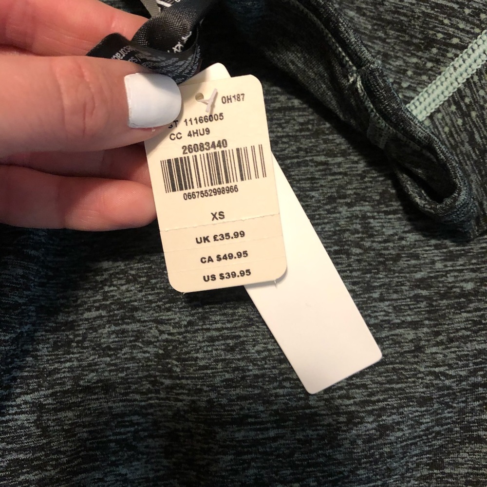 Cropped workout top - Picture 2 of 4